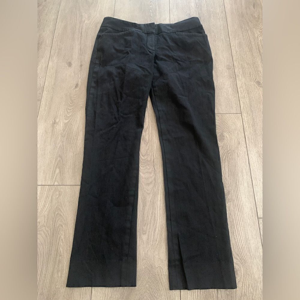 Elie Tahari woman’s dress pants used in good condition